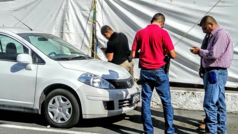 Aparce auto con reporte de robo en la plaza principal