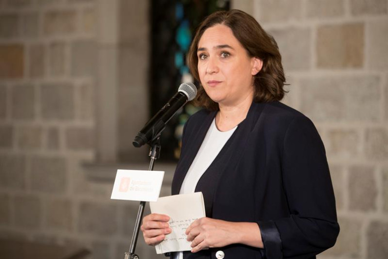 Ada Colau pide descartar declaración de independencia de Cataluña