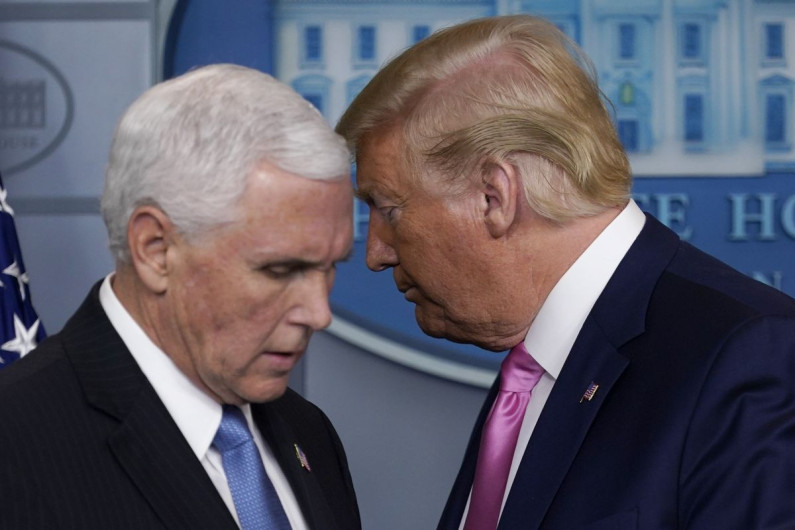 Asistente personal de Mike Pence da positivo a covid-19