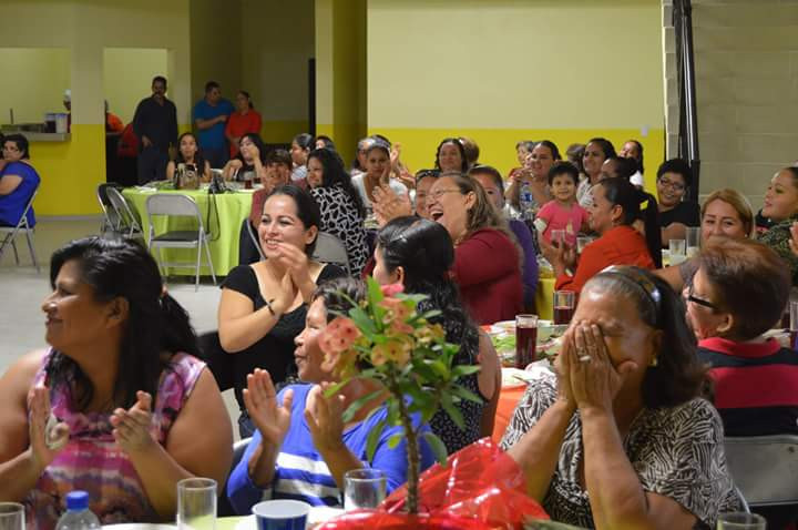 Festejan "Día de la madres" para las mujeres del sindicato de limpieza