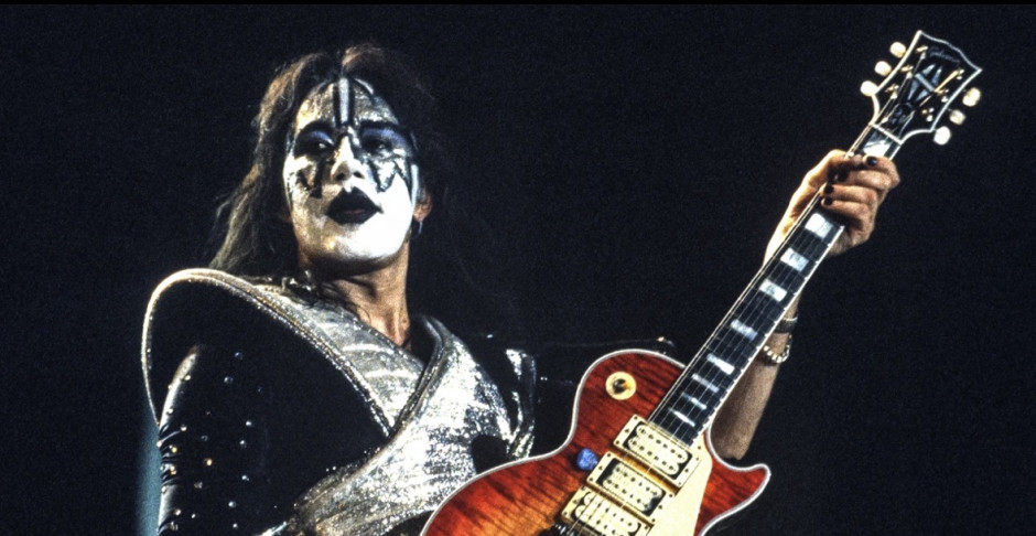 Muere Ace Frehley, legendario guitarrista fundador de KISS, a los 74 años