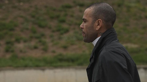 Dani Alves sale de la prisión tras el pago de la fianza