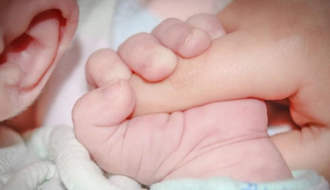 Registro Civil de Oaxaca reconoce legalmente por primera vez a niña con dos mamás