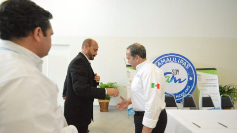 Carlos Talalcón firma convenio para la protección de la propiedad 