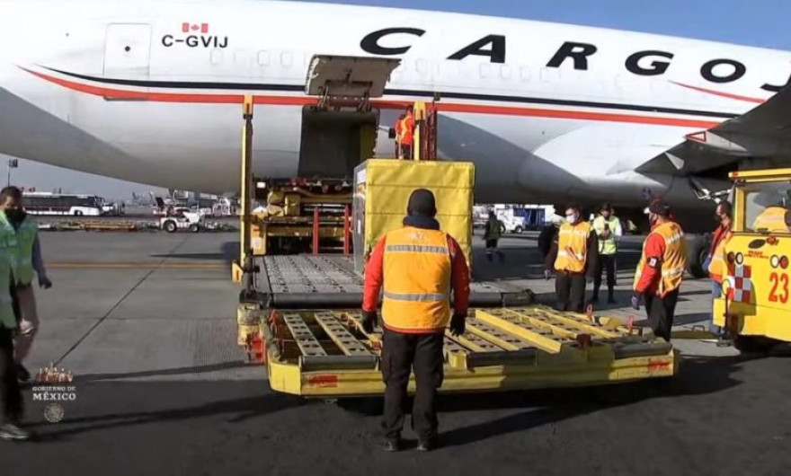 Llega a México segundo lote de vacunas contra el COVID-19 de Pfizer 