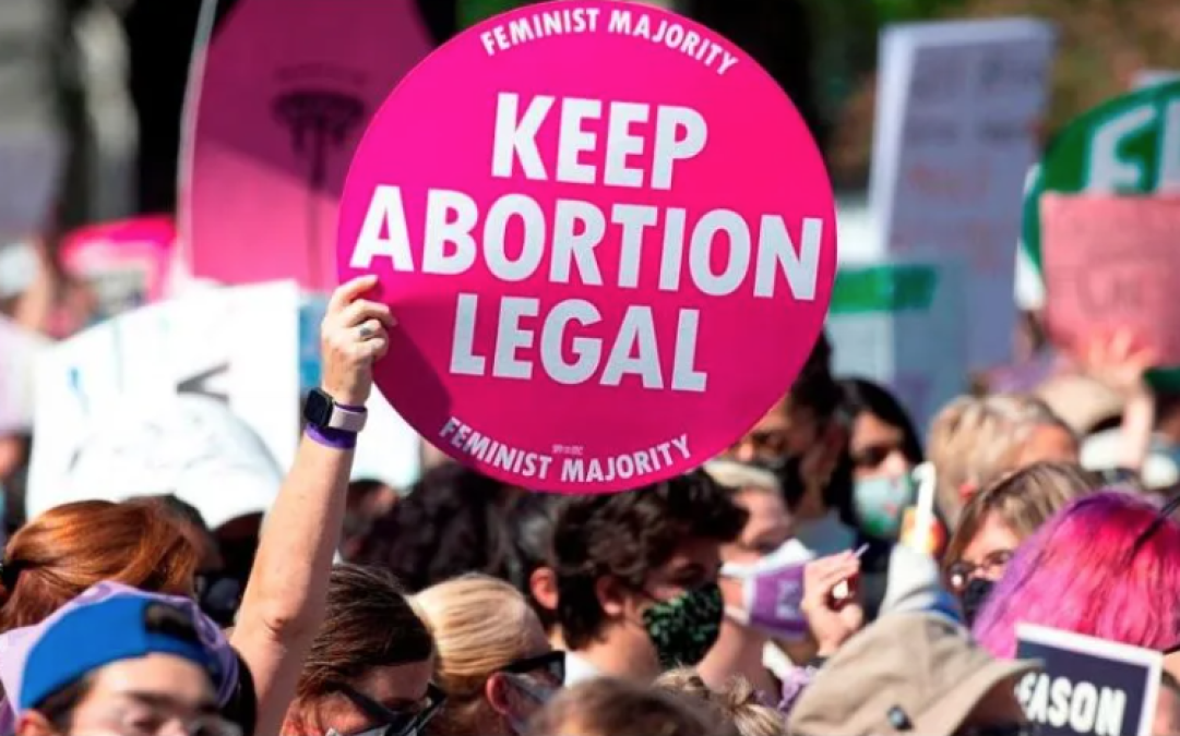 Juez federal suspende temporalmente Ley sobre el aborto de Texas