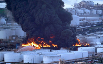 Alerta por derrame de químicos en planta de Texas