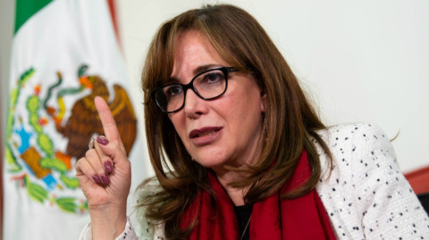 Yeidckol Polevnsky permanecerá internada en el hospital por COVID-19 