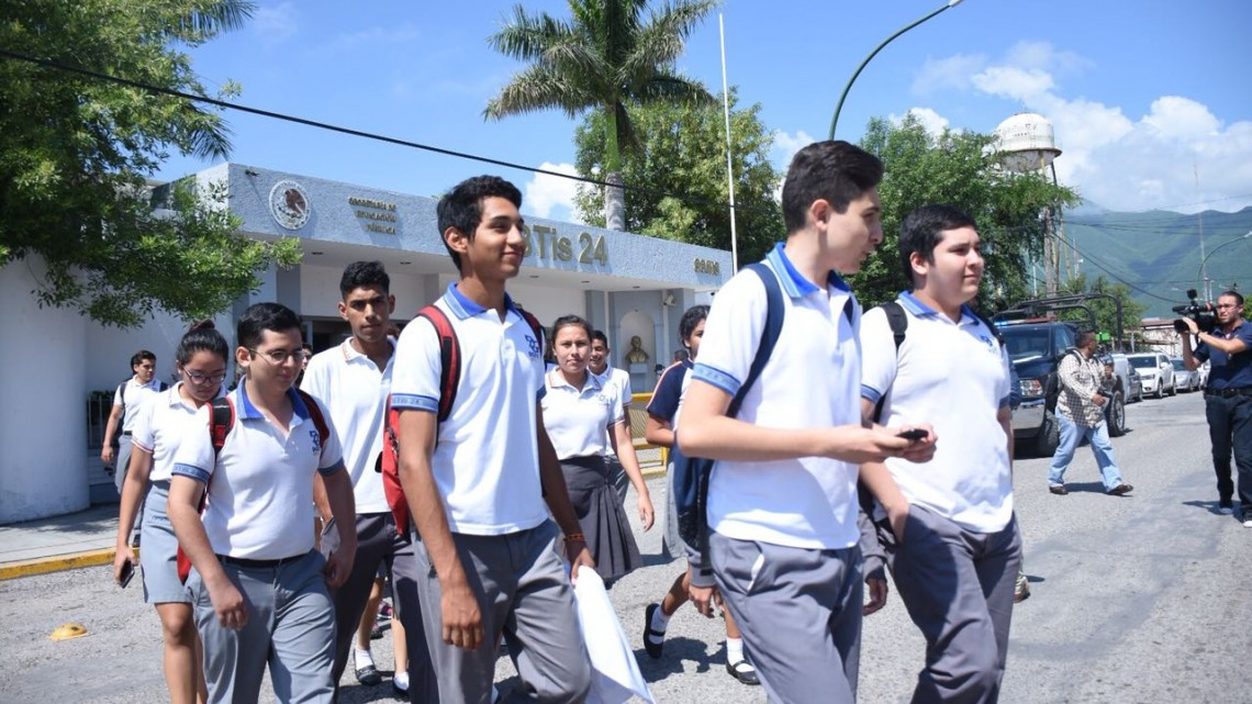 Simulan balacera en CBTIS de Victoria