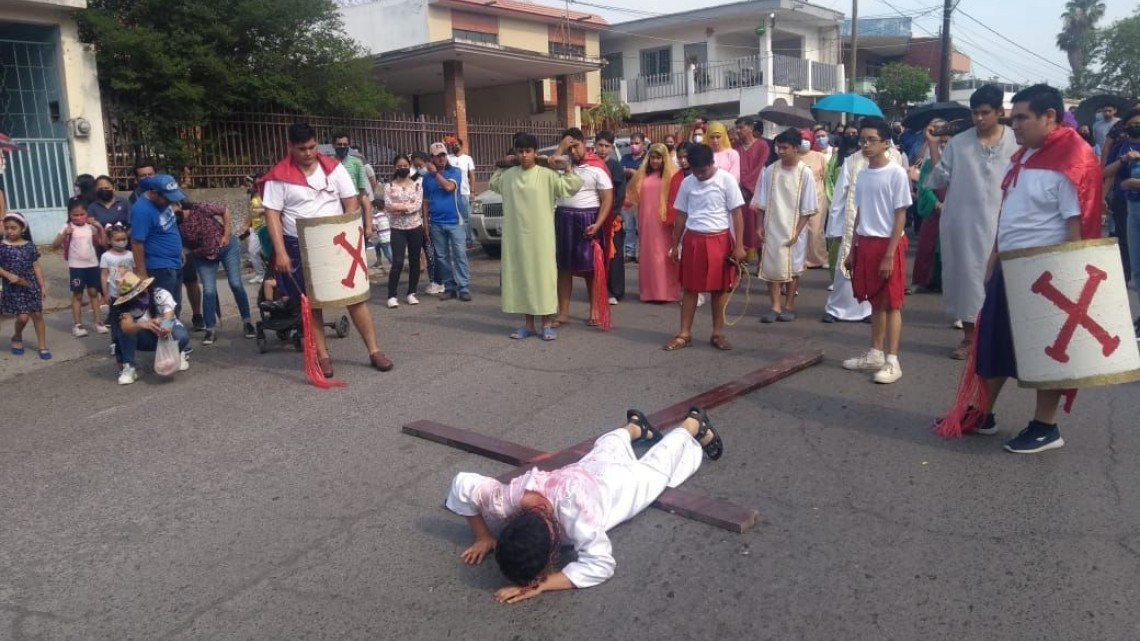 Realizan varios Viacrucis tras dos años de pandemia 