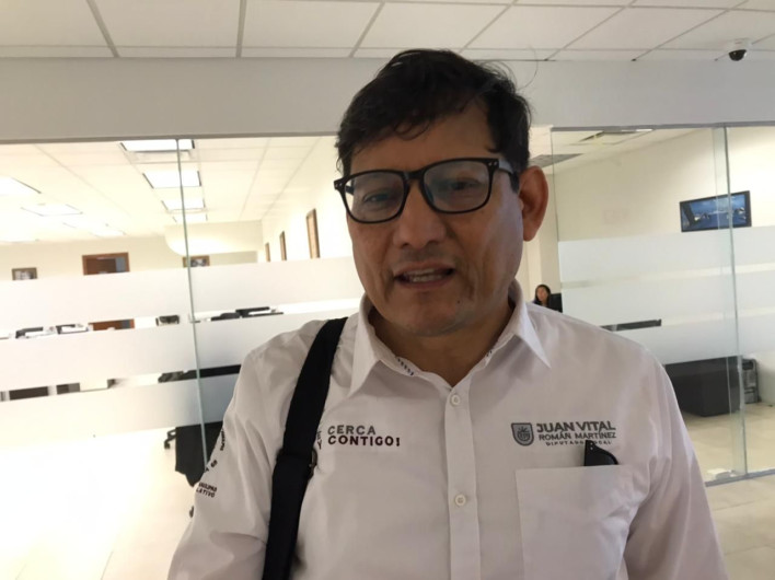 Diputado pide terminar con cacicazgos de directores en escuelas