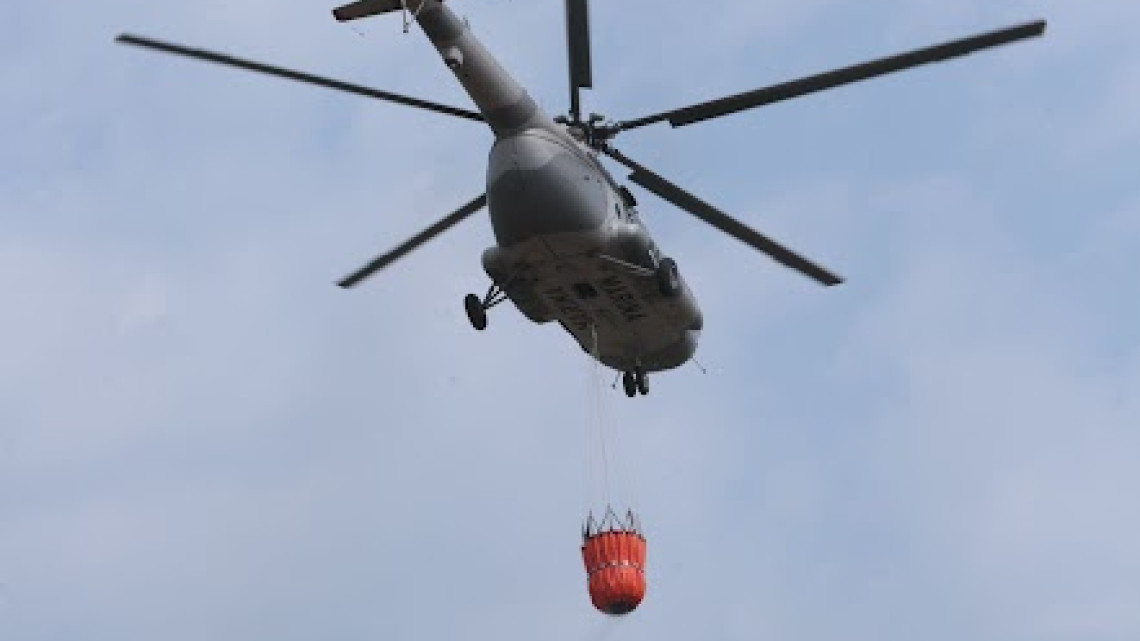 Inicia helicóptero de SEMAR combate a incendio en Cañón del Novillo