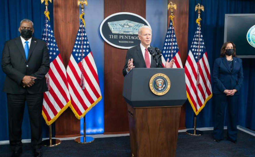 Joe Biden firma decreto para poner fin a financiamiento y construcción de muro fronterizo