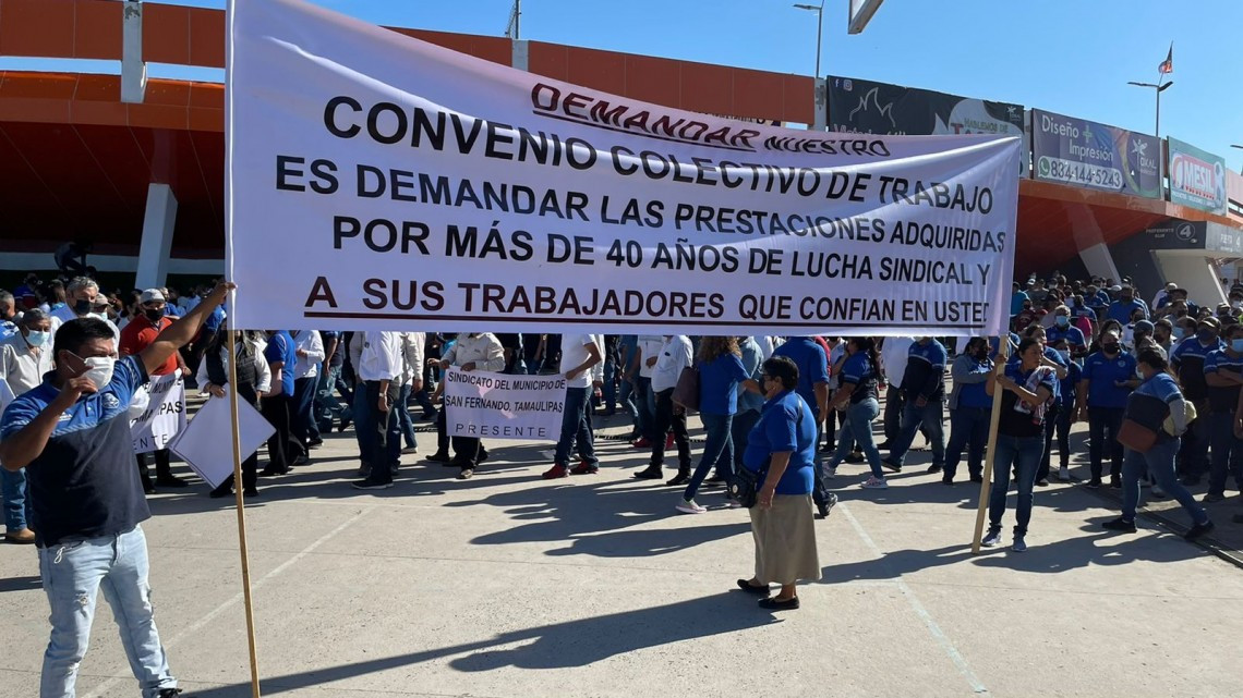 Marchan sindicalizados contra Lalo Gattás por incumplir acuerdos 