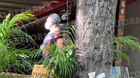 Captan a López-Gatell de paseo en CDMX; sigue positivo a COVID-19 