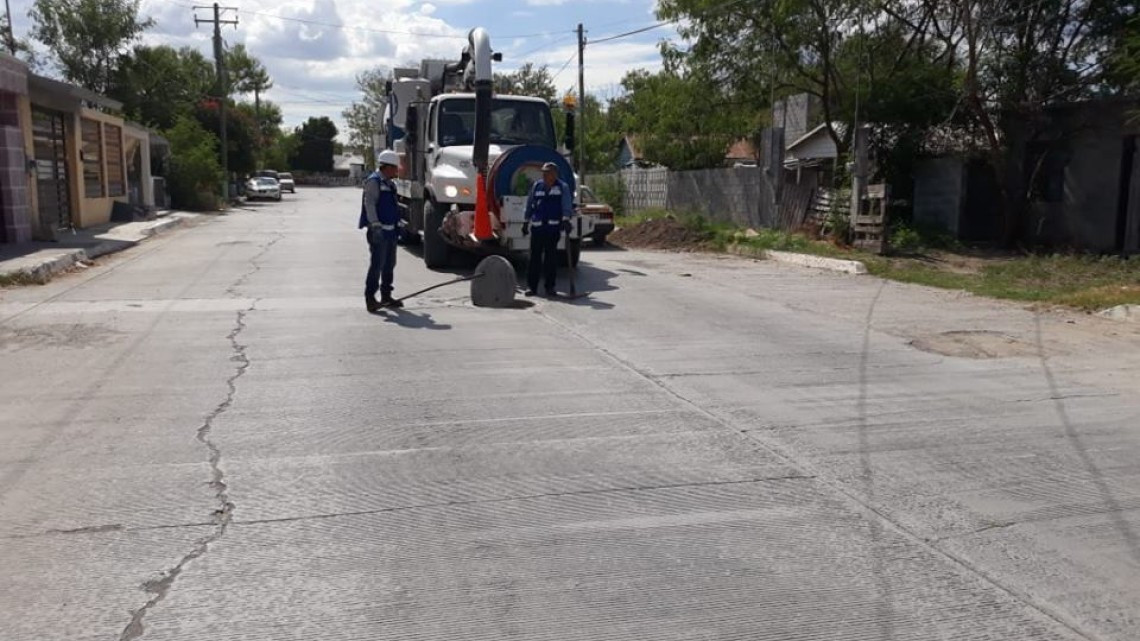 Comapa trabaja con equipo vactor