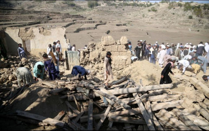 Sube a 70 el número de muertos por ataque en mezquita de Afganistán