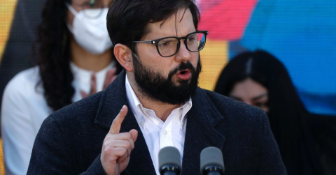 Gabriel Boric inicia diálogos para trazar nuevo camino constitucional en Chile