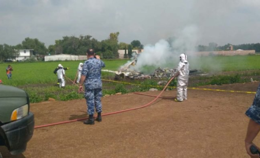 Chocan dos avionetas en el Estado de México
