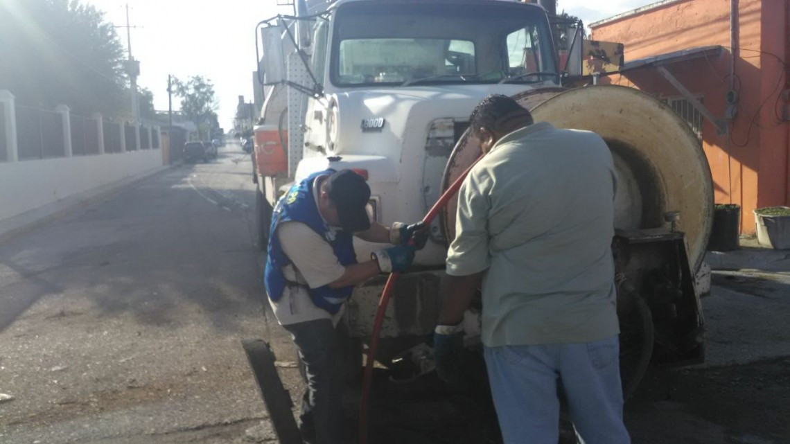 Normalizan servicio de drenaje en área de la zona Centro