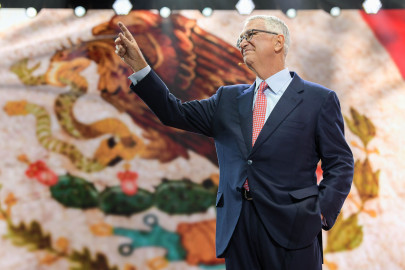 Por unanimidad Corte desecha amparos de Salinas Pliego, deberá pagar más de 48 mil mdp al SAT