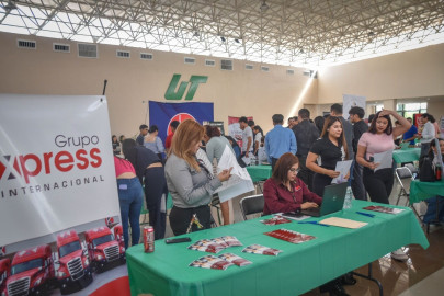 Participan estudiantes de la Universidad Tecnológica de Nuevo Laredo en Feria de Reclutamiento y Estadías 2024