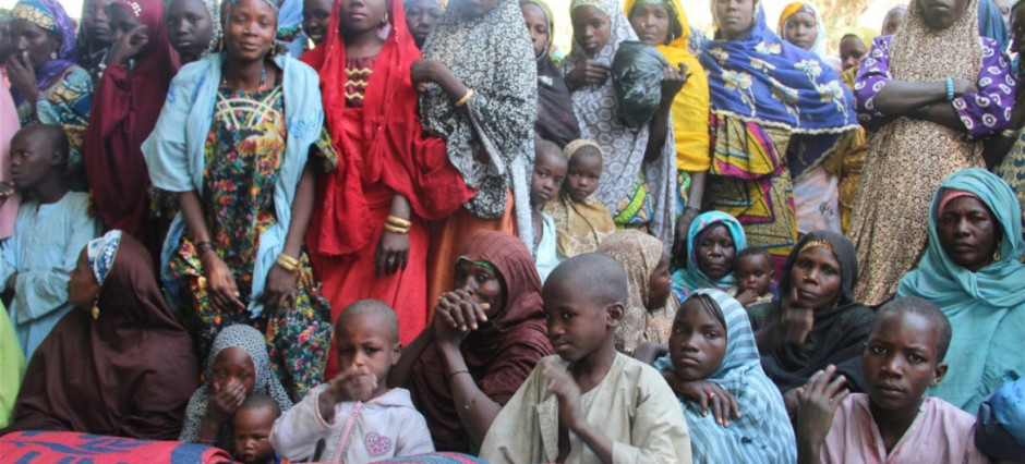 Por violencia en noreste de Nigeria huyen más de 15 mil personas a Níger  