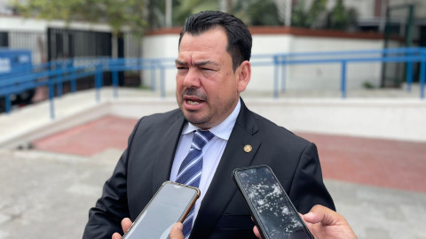 Facilita Facultad de Derecho trámite de titulación