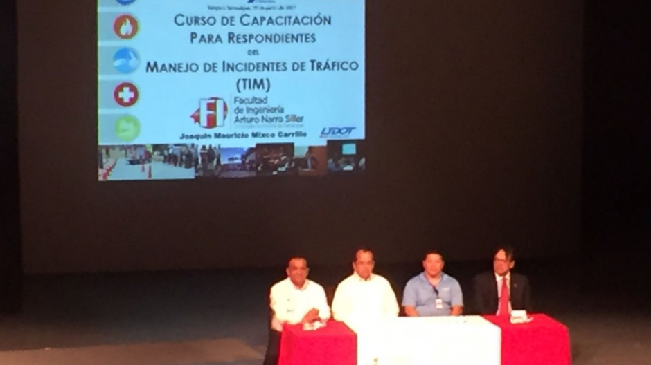  Capacitan a cuerpos de emergencia en accidentes viales