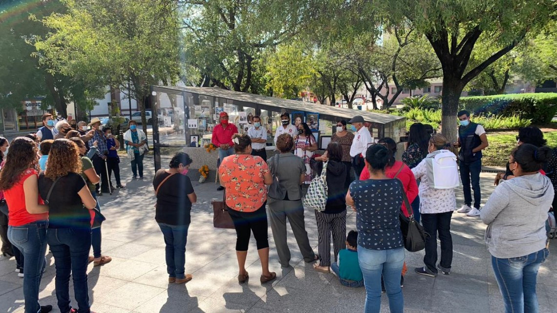 Colocar altar en memoria de desaparecidos