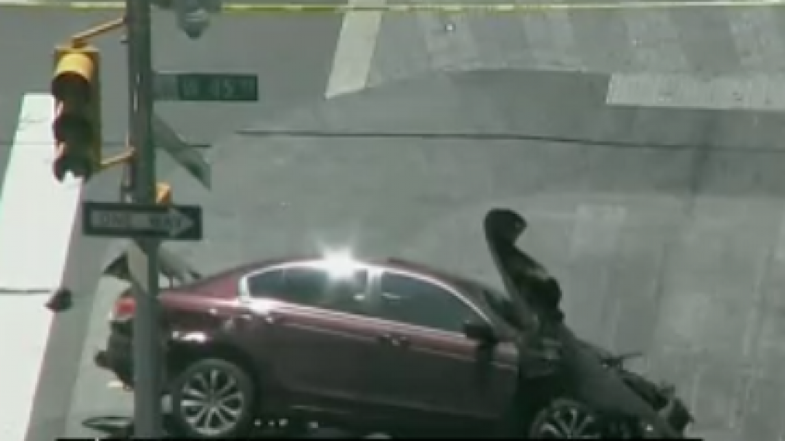 Auto arrolla a 22 personas y mata a una en Times Square