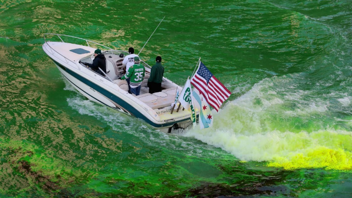Chicago se tiñe de verde