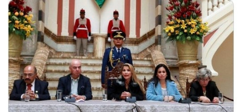 Bolivia expulsa a diplomáticos de Venezuela