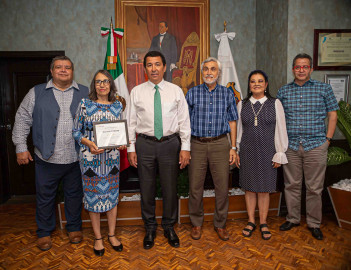 Reconocen trayectoria de la matamorense Elvia Ardalani, autora de 12 libros