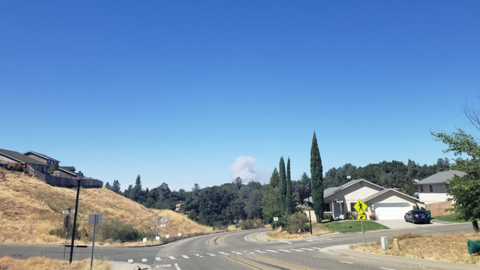 Incendio forestal consume bosque en Sacramento