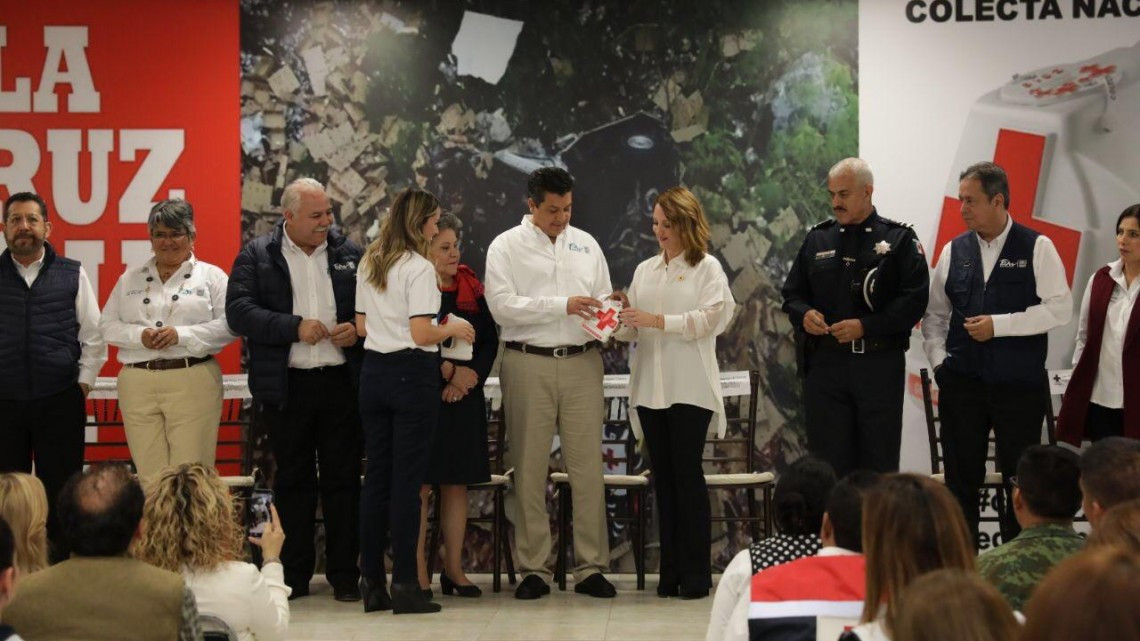 Dan banderazo a colecta de la Cruz Roja