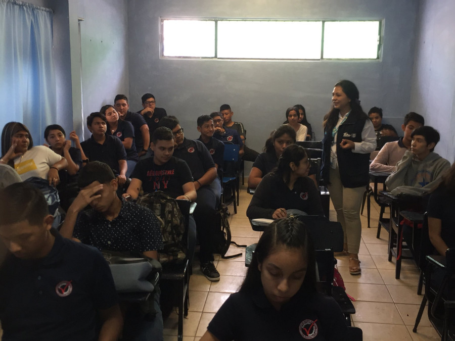 Imparten plática sobre “sexualidad responsable” a jóvenes de Reynosa