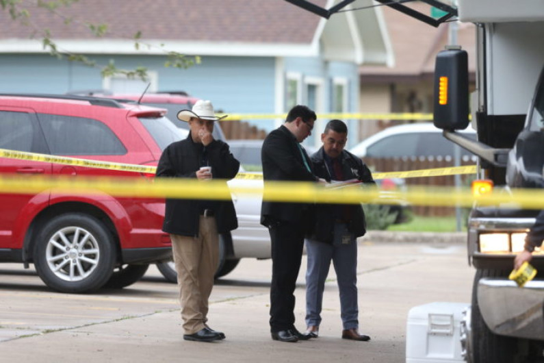 Autoridades de Edinburg investiga un triple homicidio 