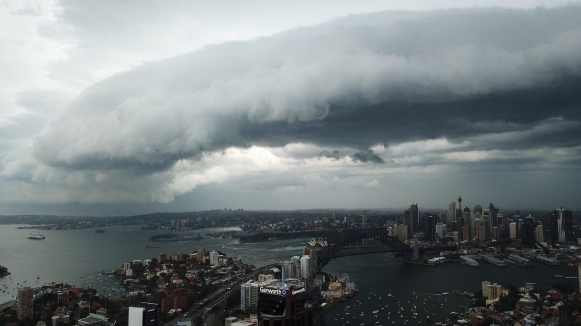 Nube “monstruo” sorprende a Australia
