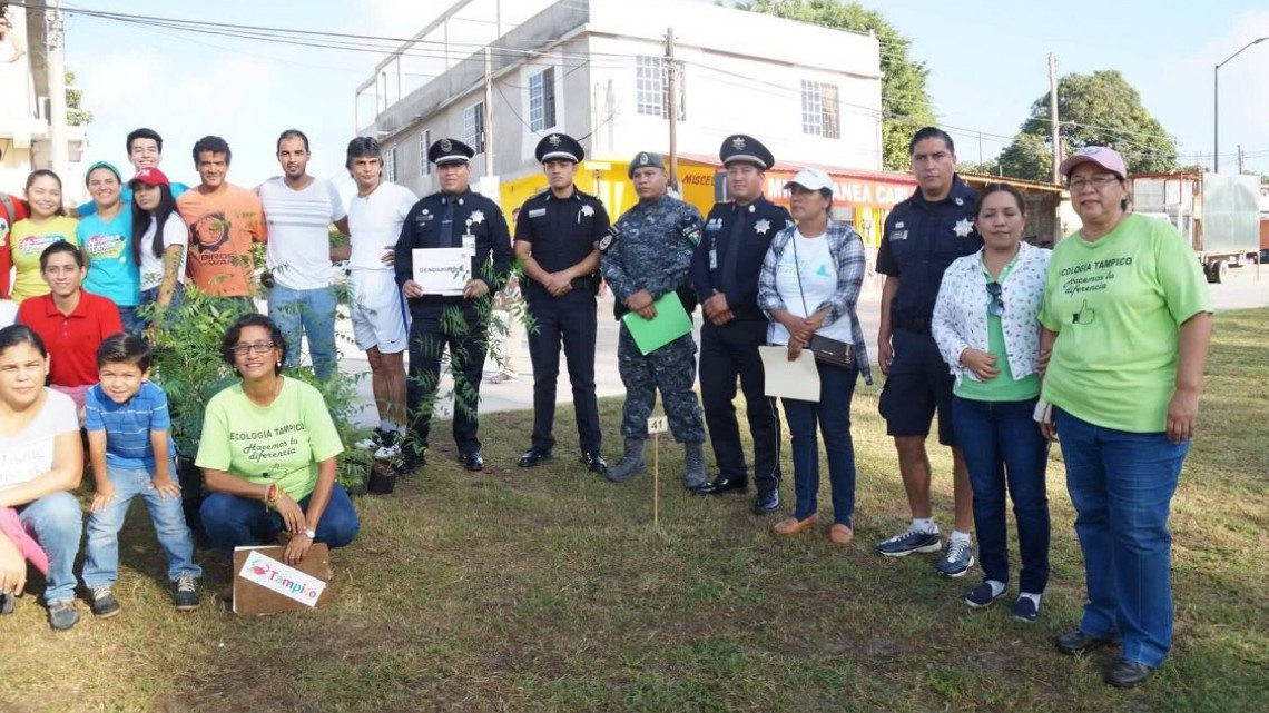Reforesta Ayuntamiento áreas verdes de la Carmen Romano