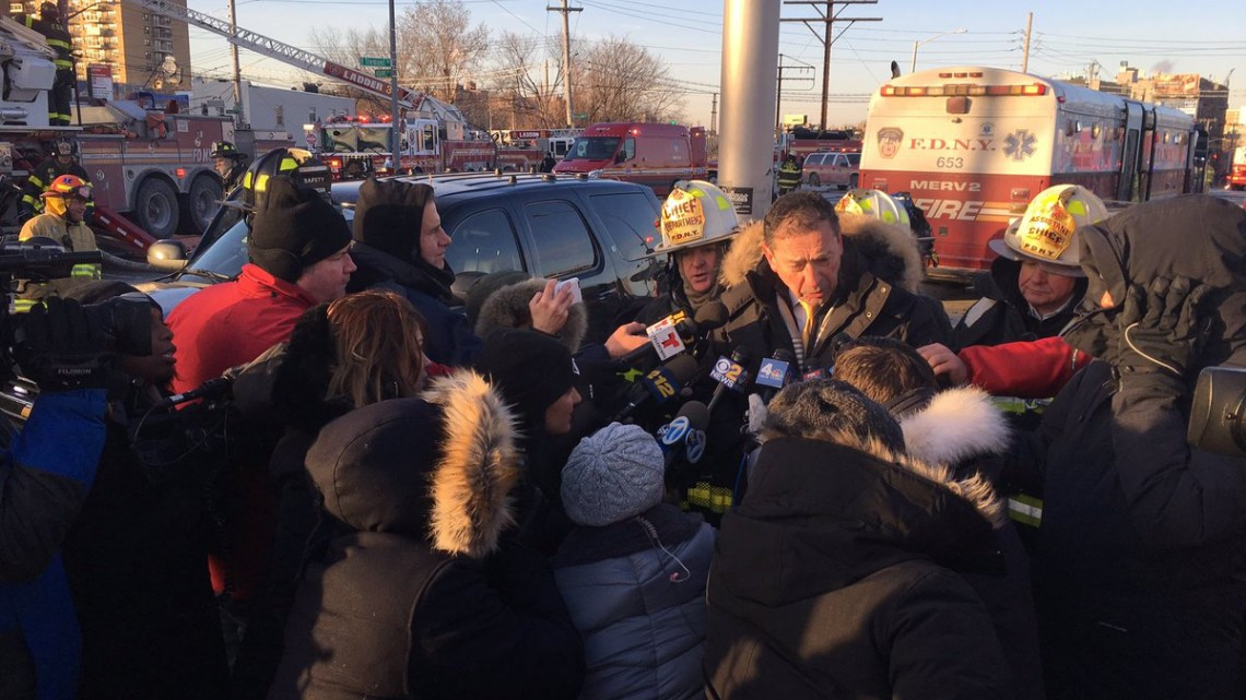 Un nuevo incendio despierta al Bronx, Nueva York 