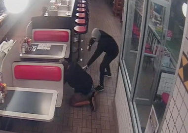 Policía de Houston ofrece recompensa por dos presuntos asaltantes