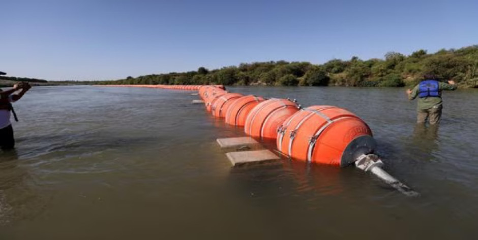 Juez ordena a Texas retirar las boyas sobre el Río Bravo