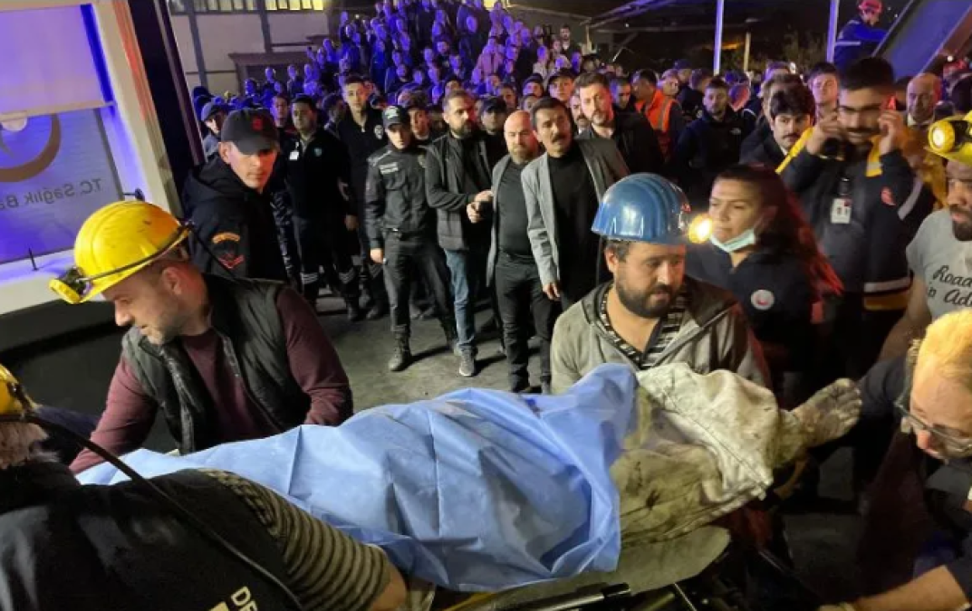 Explosión en mina de carbón en Turquía deja al menos 14 muertos