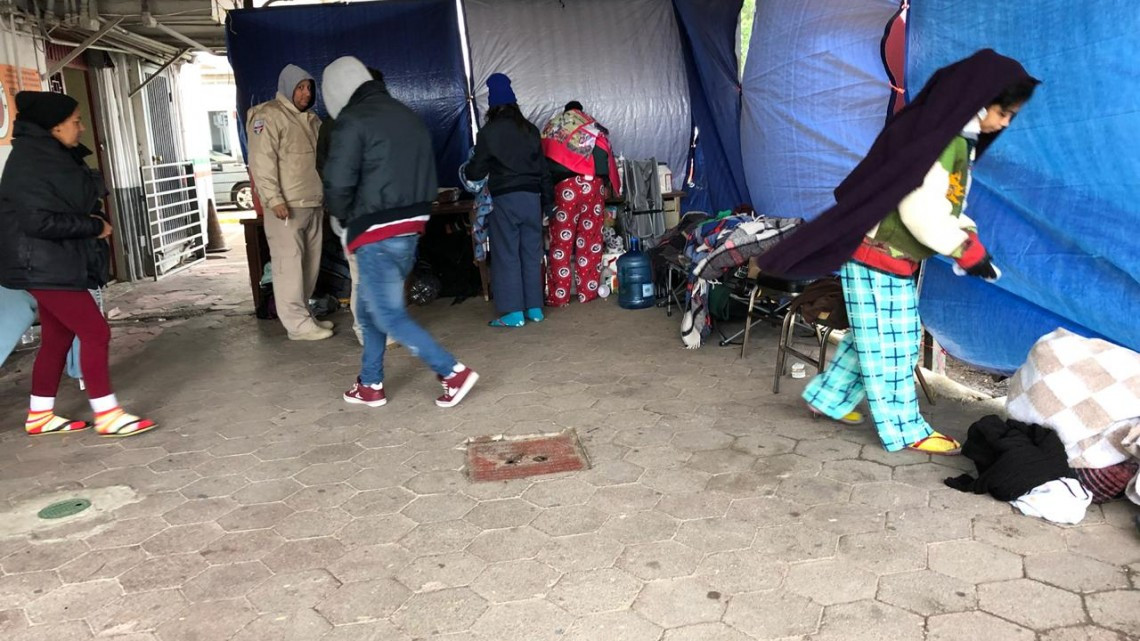 Vacunara cruz roja a migrantes contra la influenza
