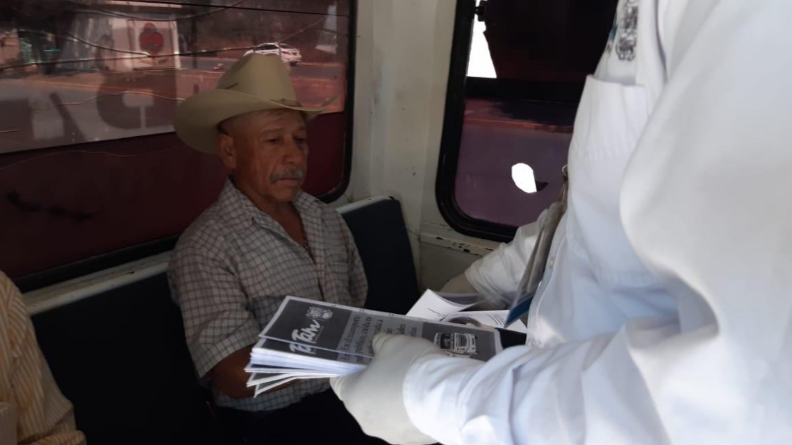 Subsecretaría de Transporte entrega cubre bocas y guantes en unidades