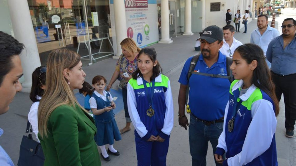 Recibe alcaldesa a Medallistas Regionales de Atletismo