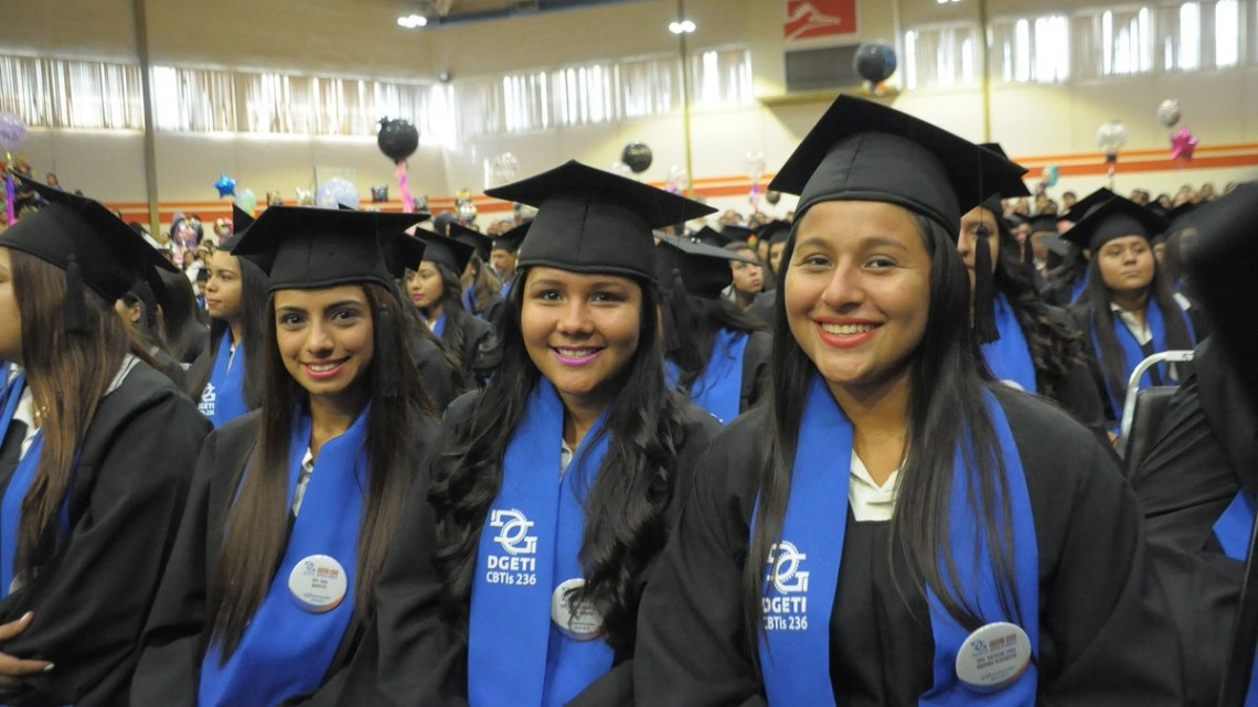 Presidente municipal agradece invitación a graduación