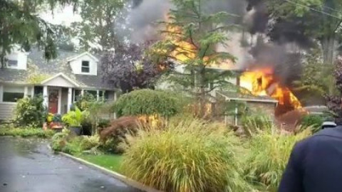 Se estrella una avioneta en zona habitacional de Nueva Jersey