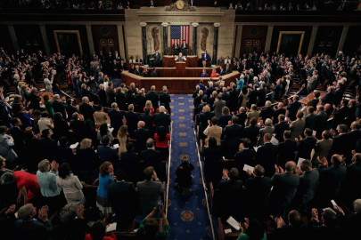 Aprueban ley de protección de escuelas sin aumentos de armas